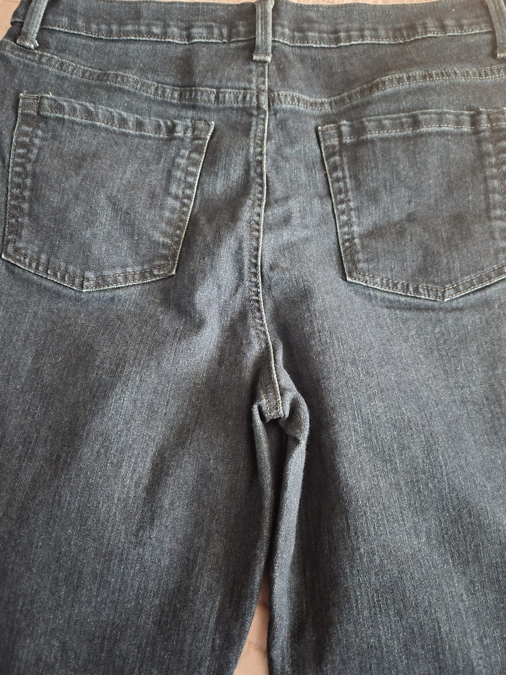 2 Pair 1 Pair Is Black And 1 Is Blue Gloria Vanderbilt Womens "Amanda" Jeans.